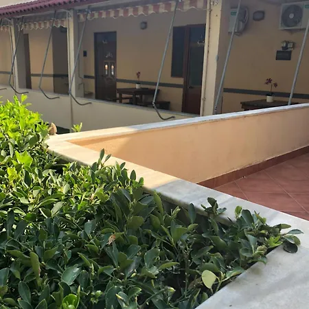 Ramo's Charming With Sunlit Veranda - 1st Apartamento *