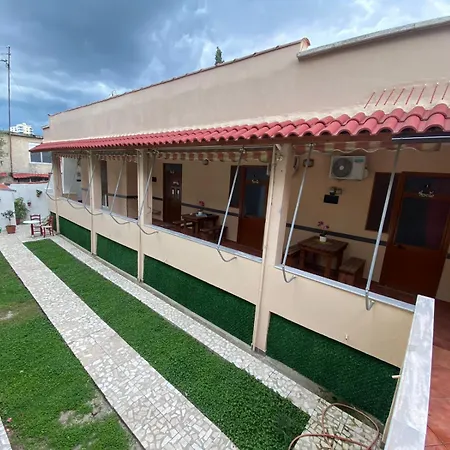 Ramo's Charming With Sunlit Veranda - 1st Vlorë