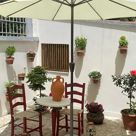 Ramo's Charming With Sunlit Veranda - 1st Appartamento Vlorë