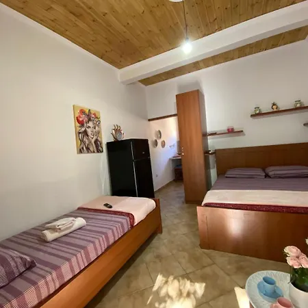 Apartman Ramo's Charming With Sunlit Veranda - 1st *