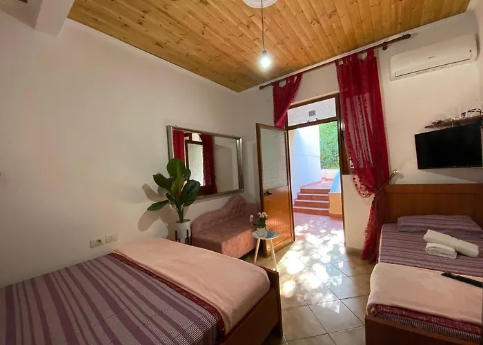 Ramo's Charming With Sunlit Veranda - 1st *