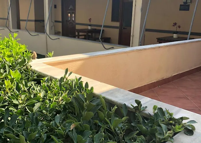 Ramo's Charming With Sunlit Veranda - 1st Appartement *