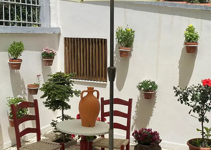 Ramo's Charming With Sunlit Veranda - 1st Appartement Vlorë
